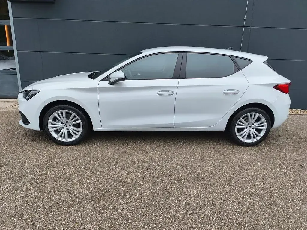 Gebraucht Seat Leon Style 150 PS (110 kW) 2025 Weiss Limousine