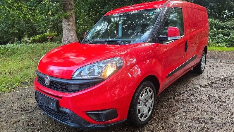 Rot Gebraucht 2019 Fiat Doblò Van / Kleinbus | 7.400 € (Superpreis) - Bild 1/4
