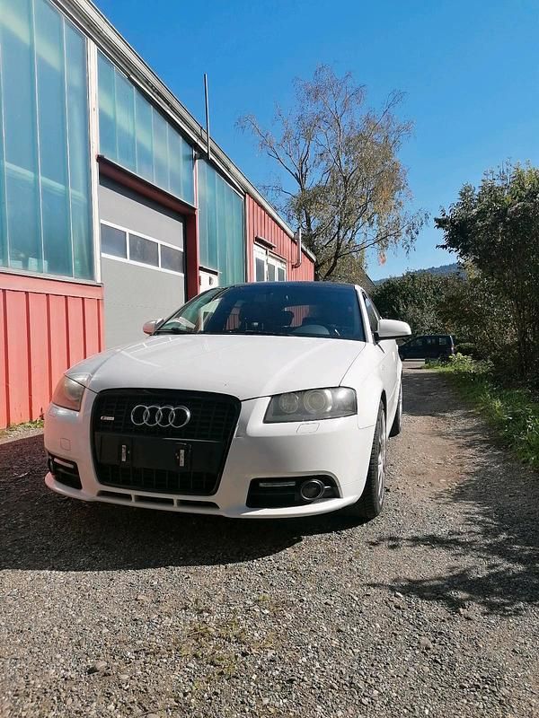 Weiß Gebraucht 2007 Audi A3 Sportback Kleinwagen | 4.100 € (Etwas zu teuer) - Bild 1/4