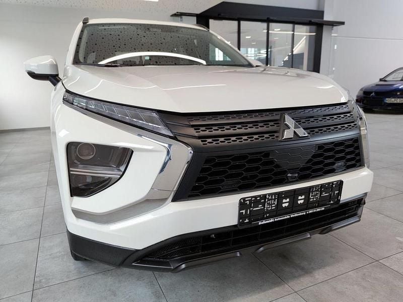 Anden weiß (weiss) Gebraucht 2022 Mitsubishi Eclipse Cross Basis SUV | 19.470 € - Bild 1/4