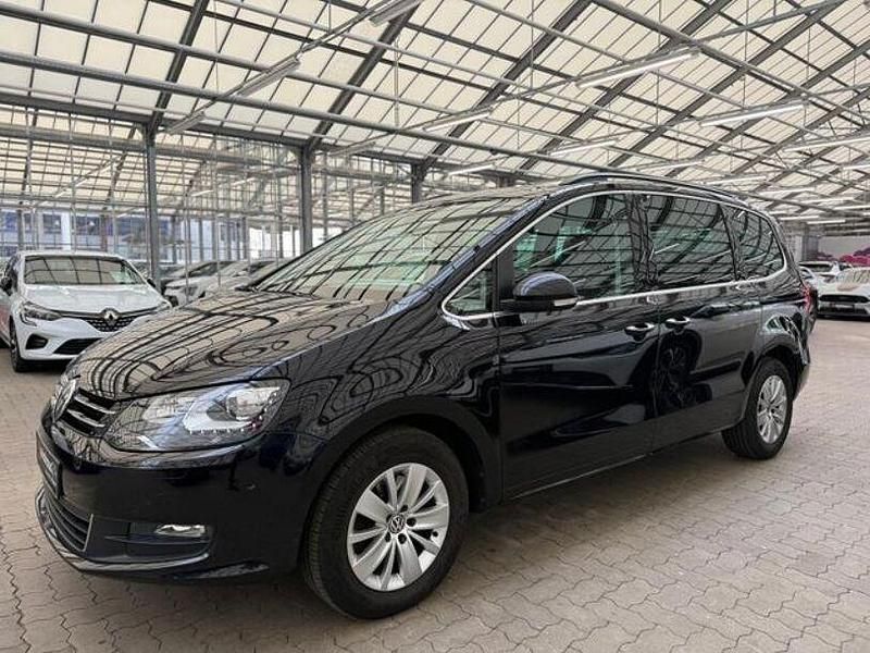 Gebraucht VW Sharan Comfortline 150 PS (110 kW) 2021 Schwarz Van / Kleinbus
