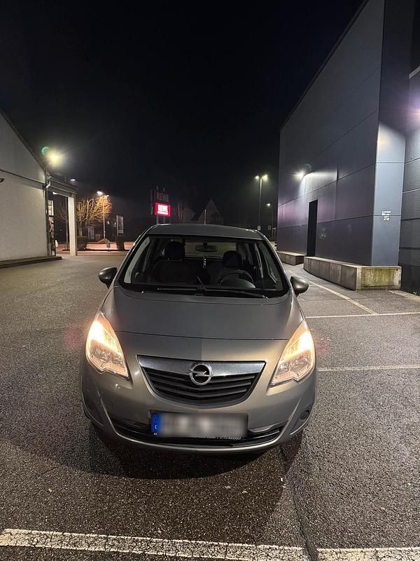 Gebraucht Opel Meriva 101 PS (74 kW) 2010 Braun Van / Kleinbus