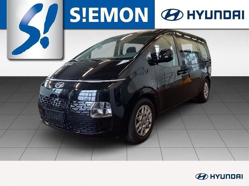 Schwarz Gebraucht 2024 Hyundai Staria Trend Van | 36.930 € (Superpreis) - Bild 1/4