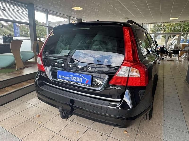 Gebraucht Volvo V70 Kinetic 179 PS (131 kW) 2012 Schwarz Kombi