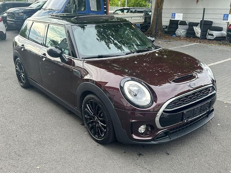 Rot Gebraucht 2016 Mini Cooper SD Clubman Kombi | 14.900 € (Fairer Preis) - Bild 1/4