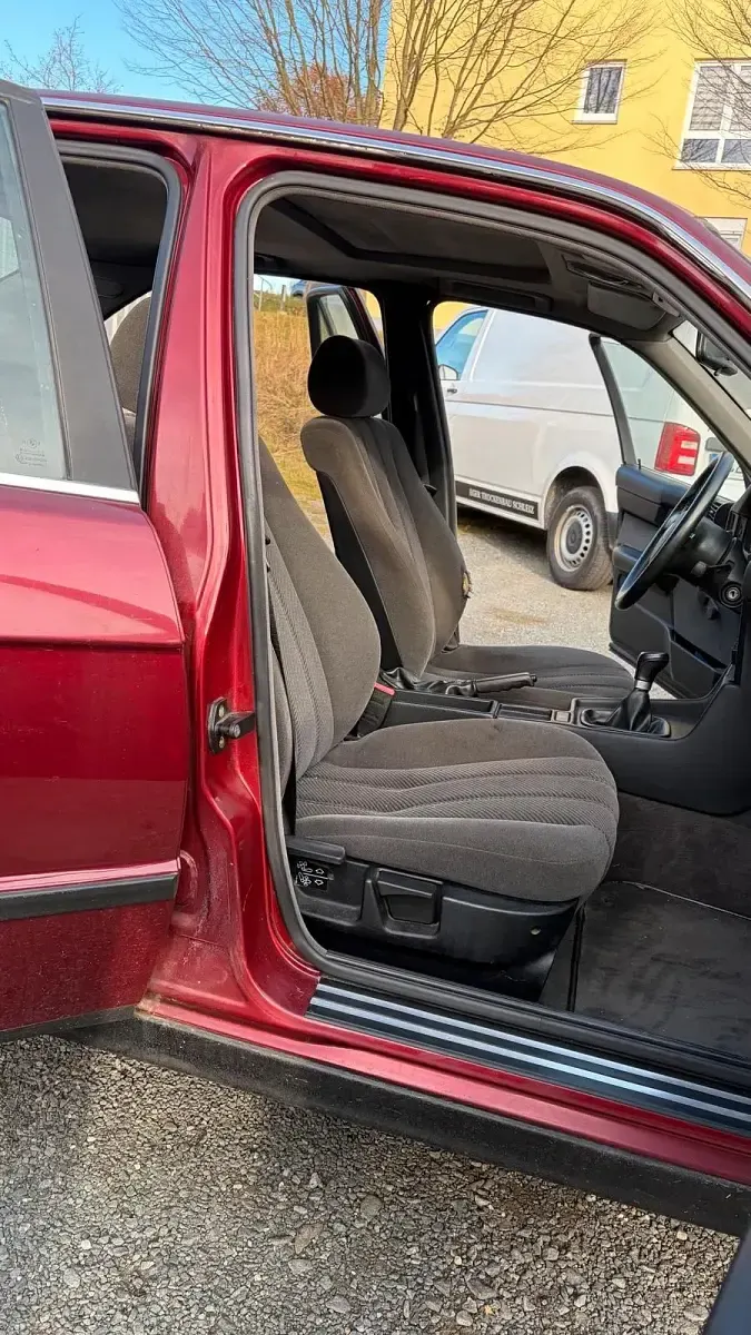 Gebraucht BMW 520 150 PS (110 kW) 1991 Rot Limousine