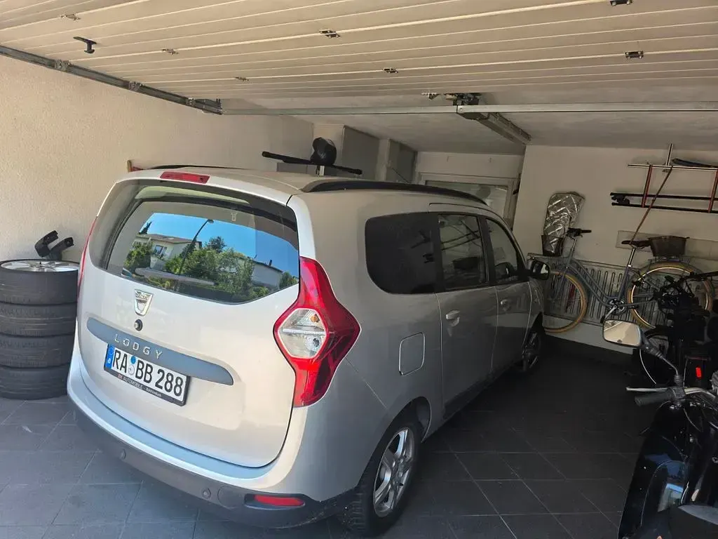 Gebraucht Dacia Lodgy Prestige 107 PS (78 kW) 2013 Grau Van / Kleinbus