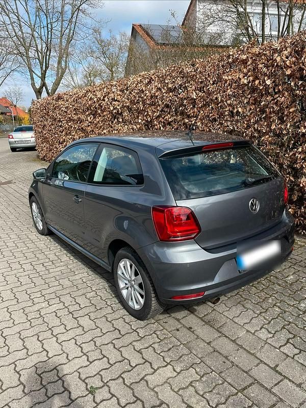 Gebraucht VW Polo Comfortline 90 PS (66 kW) 2016 Grau Kleinwagen