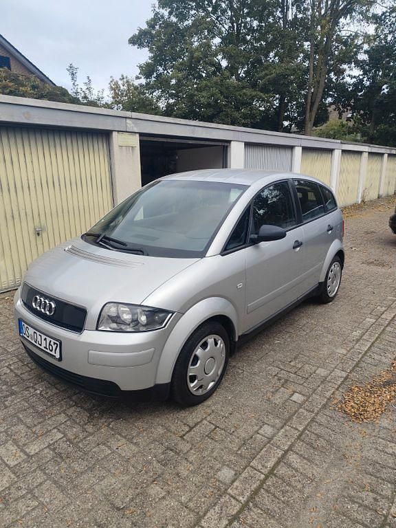 Silber Gebraucht 2001 Audi A2 Kleinwagen | 990 € (Superpreis) - Bild 1/4