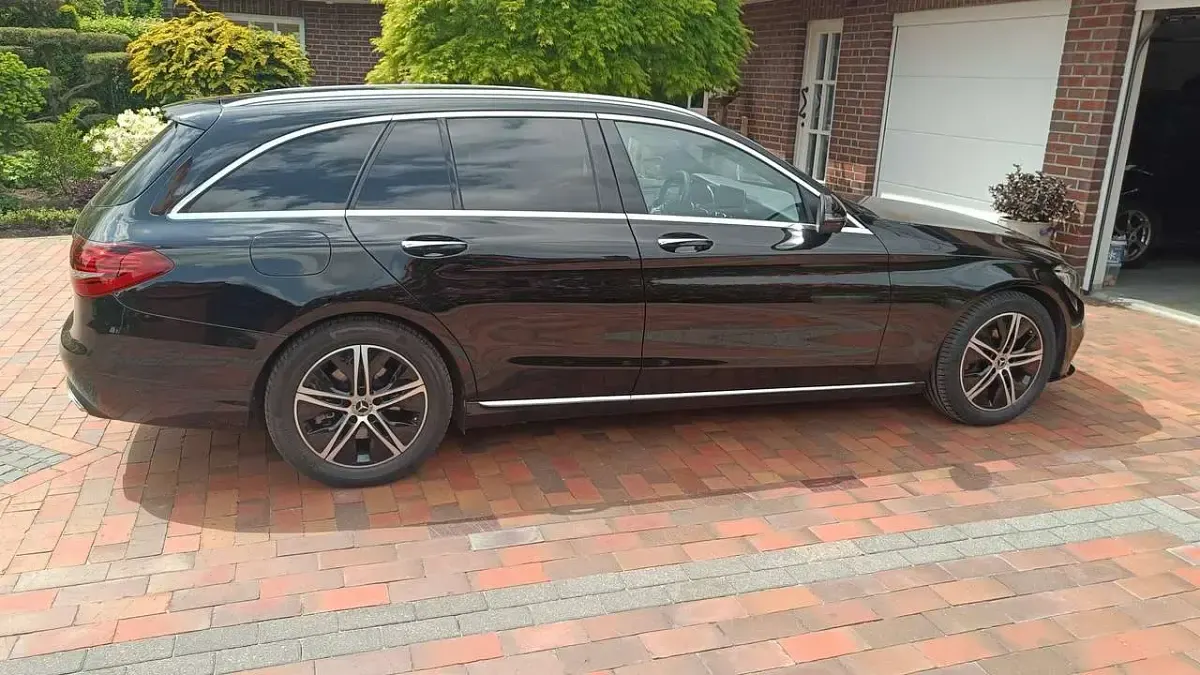 Gebraucht Mercedes C300 Avantgarde 258 PS (189 kW) 2019 Schwarz Kombi