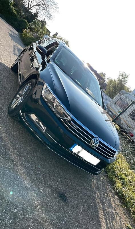 Gebraucht VW Passat Highline 190 PS (139 kW) 2015 Schwarz Kombi