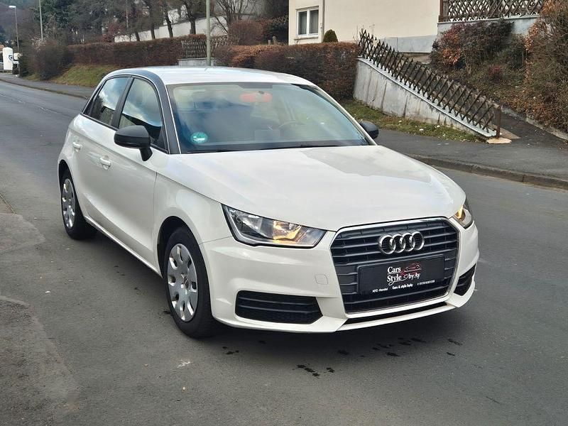 Cortinaweiss Gebraucht 2015 Audi A1 Sportback Basis Kleinwagen | 10.499 € (Etwas zu teuer) - Bild 1/4