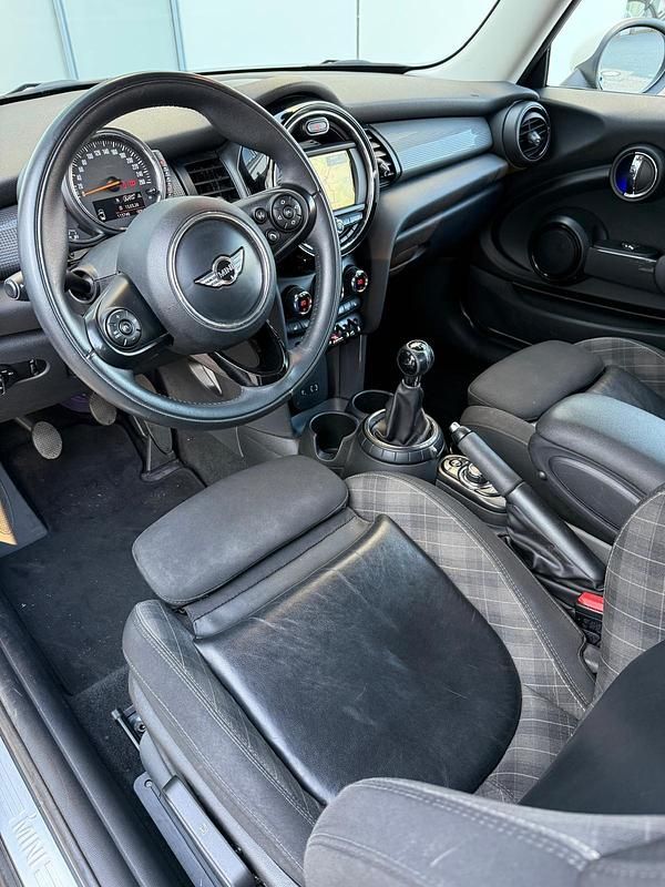 Second-hand Mini Cooper D 116 CP (85 kW) 2015 Alb Hatchback