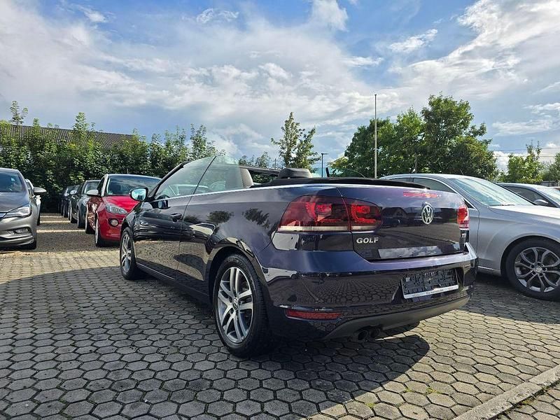 Gebraucht VW Golf Cabriolet Basis 160 PS (117 kW) 2012 Violet Cabrio