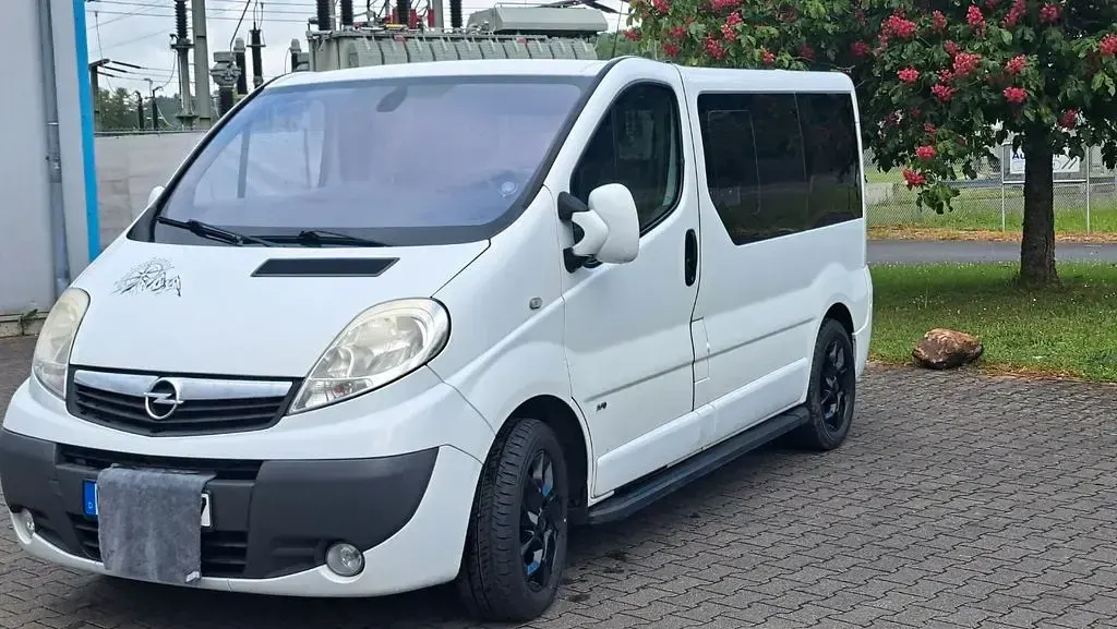Usata Opel Vivaro 145 CV (106 kW) 2011 Bianco Monovolume