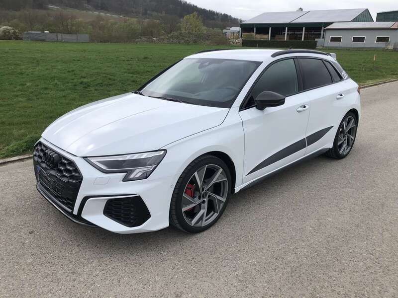 Weiß Gebraucht 2023 Audi S3 Sportback Kombi | 43.900 € (Fairer Preis) - Bild 1/4