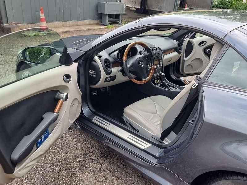 Beige Gebraucht 2010 Mercedes SLK200 Sport Edition Cabrio | 11.500 € (Guter Preis) - Bild 1/4