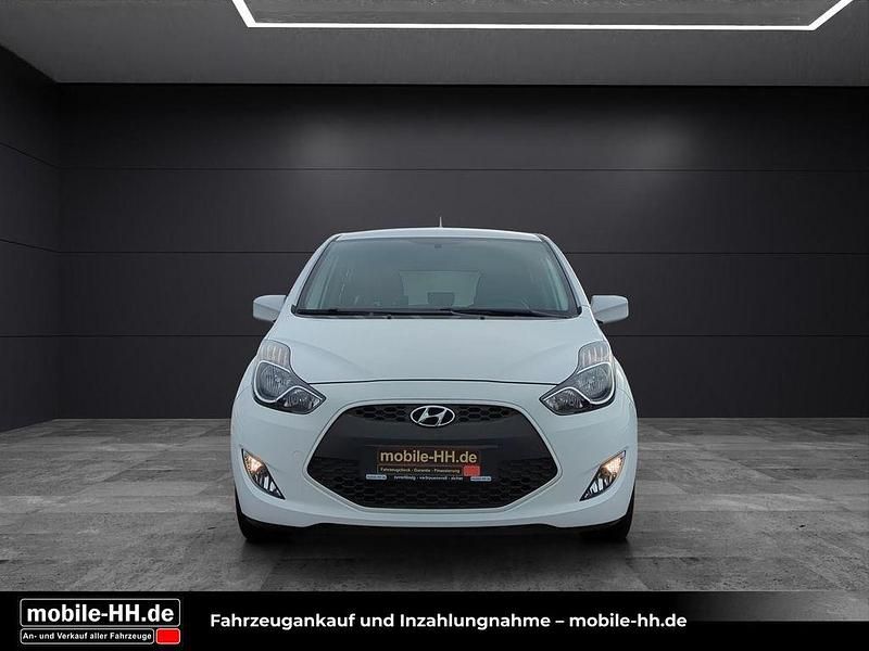 Gebraucht Hyundai i20 125 PS (91 kW) 2019 Weiß Van / Kleinbus