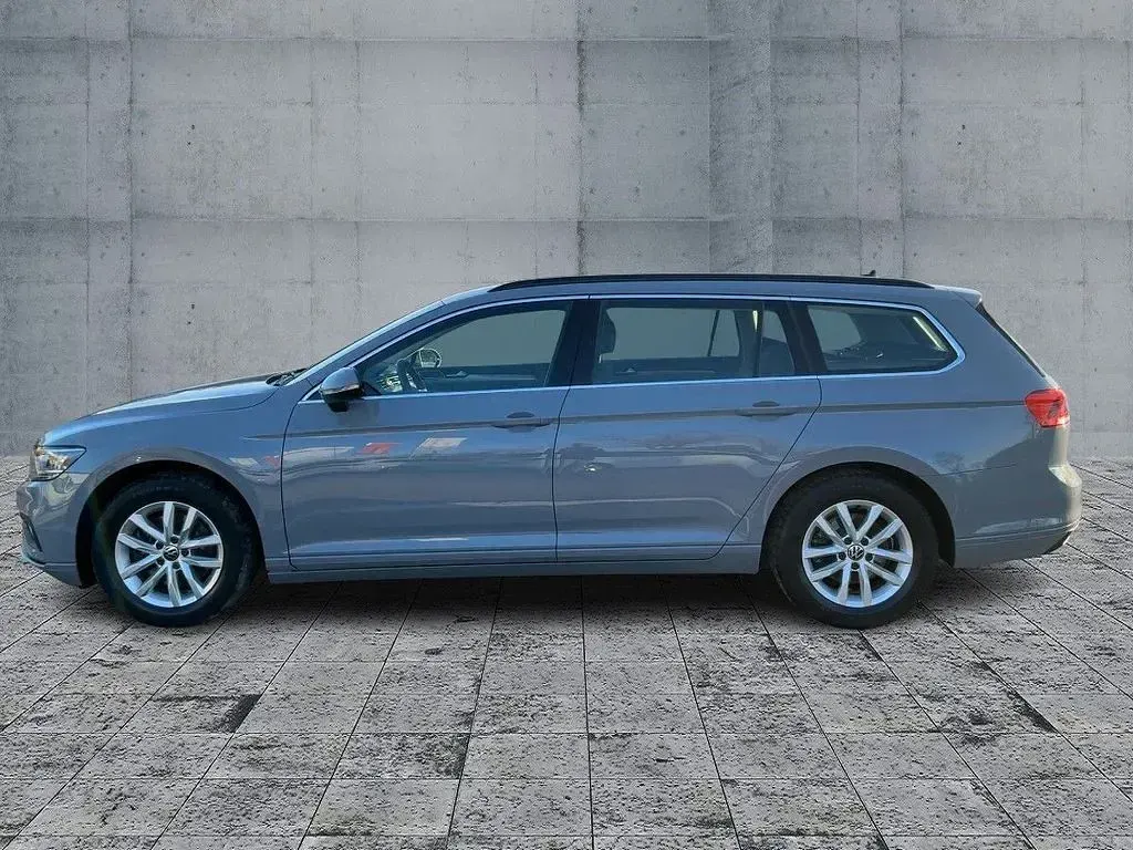 Gebraucht VW Passat Business 150 PS (110 kW) 2023 Grau Kombi