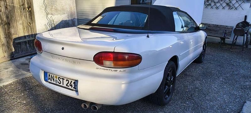 Gebraucht Chrysler Stratus 163 PS (119 kW) 1996 Weiß Cabrio