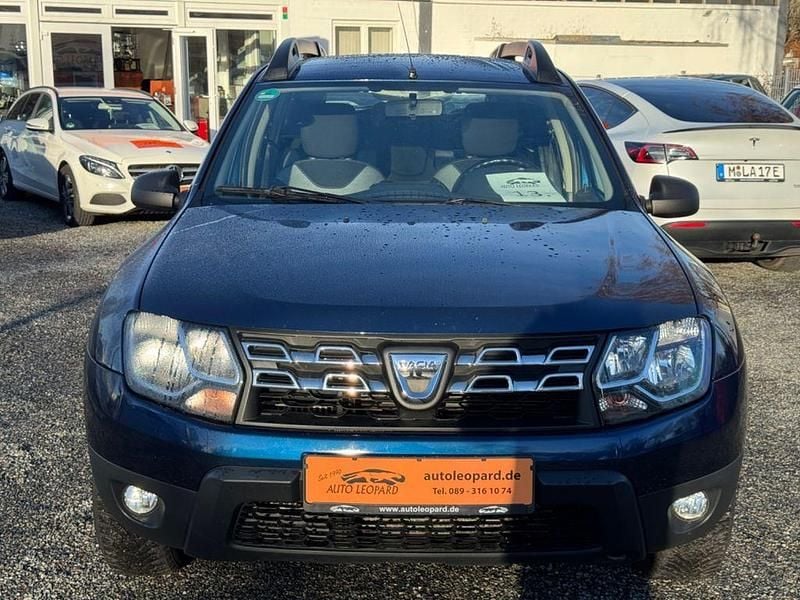 Blau Gebraucht 2016 Dacia Duster Lauréate SUV | 7.590 € (Fairer Preis) - Bild 1/4