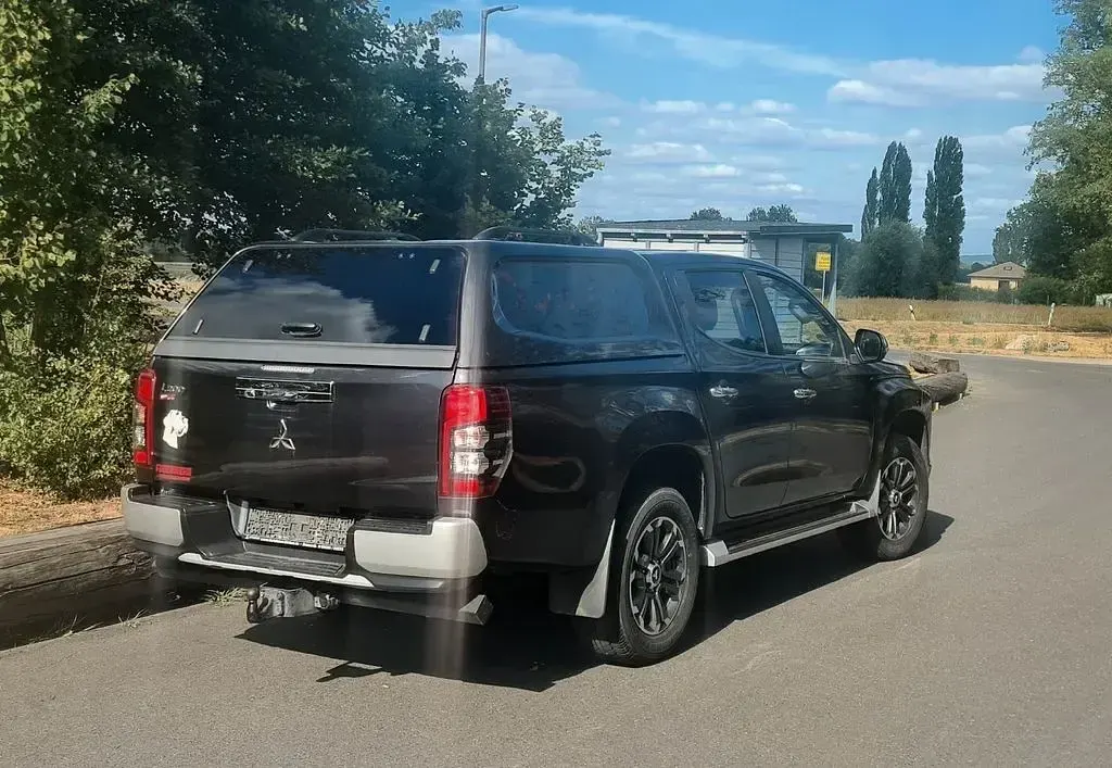 Gebraucht Mitsubishi L200 150 PS (110 kW) 2021 Schwarz Pickup