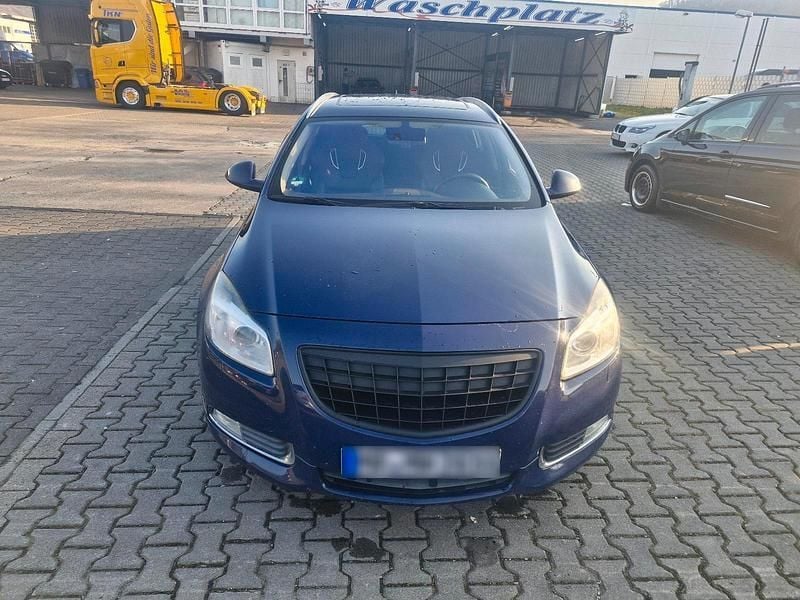 Gebraucht Opel Insignia 131 PS (96 kW) 2011 Blau Kombi