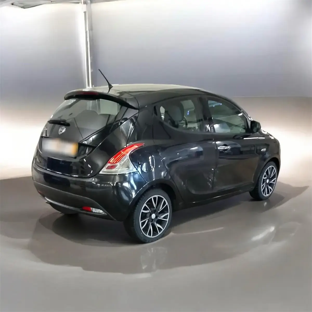 Gebraucht Lancia Ypsilon 90 PS (66 kW) 2015 Schwarz Kleinwagen