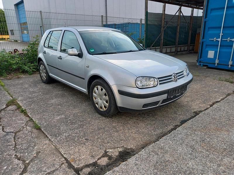 Silber Gebraucht 2003 VW Golf IV Limousine | 750 € (Guter Preis) - Bild 1/4