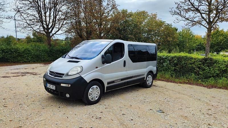 Silber Gebraucht 2002 Opel Vivaro Van | 5.200 € (Superpreis) - Bild 1/4