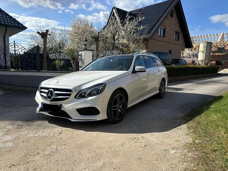 Usata Mercedes E350 252 CV (185 kW) 2014 Bianco Station wagon