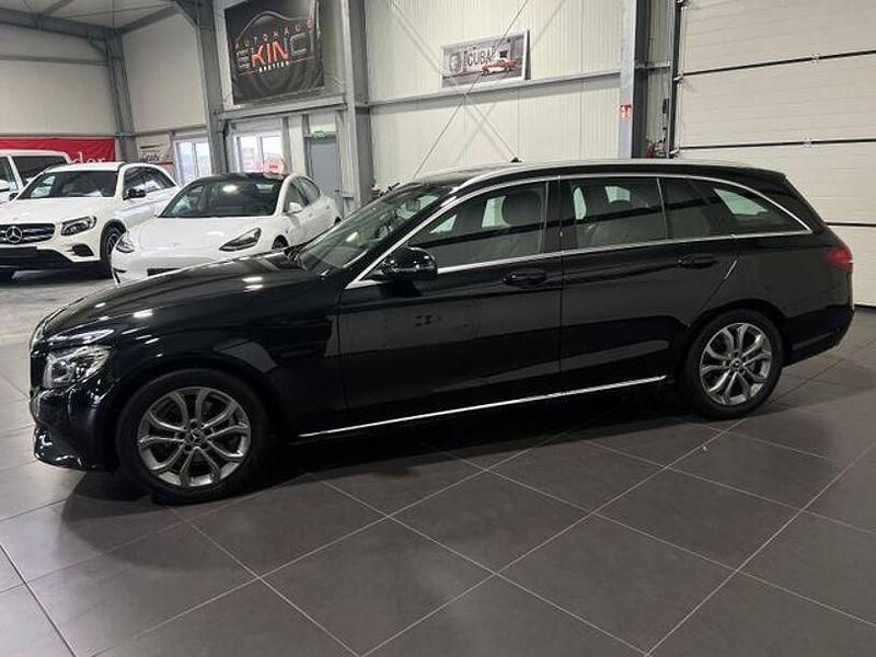 Gebraucht Mercedes C180 156 PS (114 kW) 2018 Schwarz Kombi