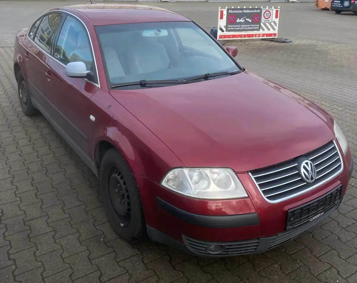 Second-hand VW Passat 150 CP (110 kW) 2003 Roșu Berlinǎ