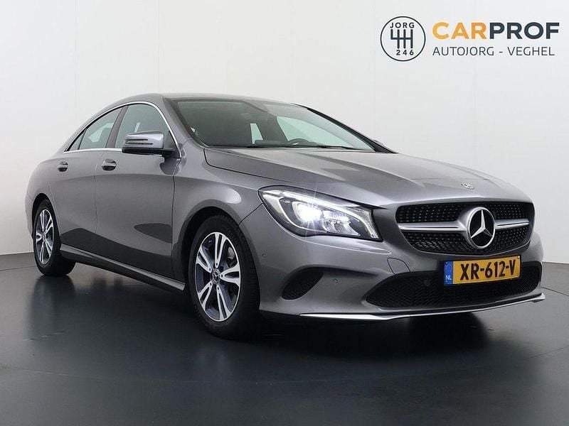 Gebraucht Mercedes CLA180 Ambition 122 PS (89 kW) 2019 Grau Limousine