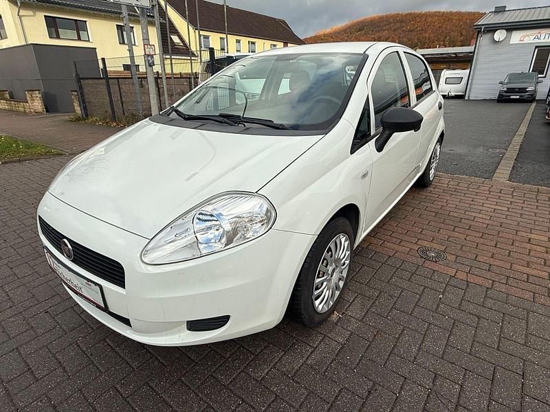 Weiß Gebraucht 2013 Fiat Punto Lounge Kleinwagen | 4.500 € (Fairer Preis) - Bild 1/4