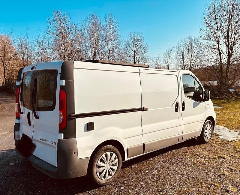 Gebraucht Opel Vivaro 114 PS (83 kW) 2012 Weiß Van / Kleinbus