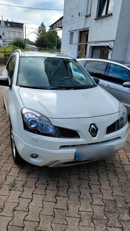 Weiß Gebraucht 2011 Renault Koleos Night&Day SUV | 5.800 € (Teuer) - Bild 1/4