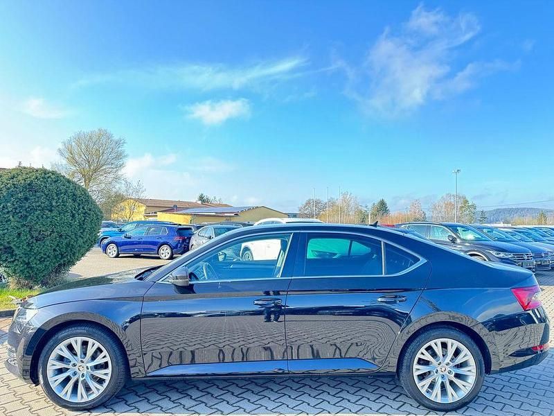 Gebraucht Skoda Superb Style 200 PS (147 kW) 2023 Schwarz Limousine