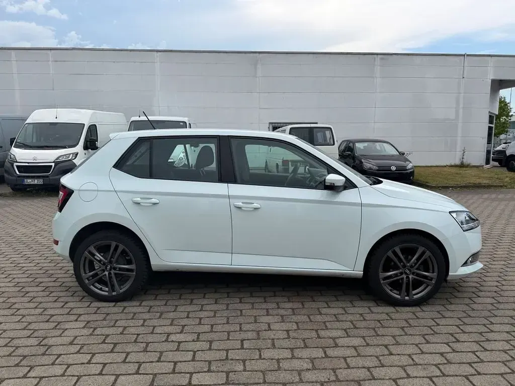 Gebraucht Skoda Fabia Active 75 PS (55 kW) 2019 Weiß Kleinwagen