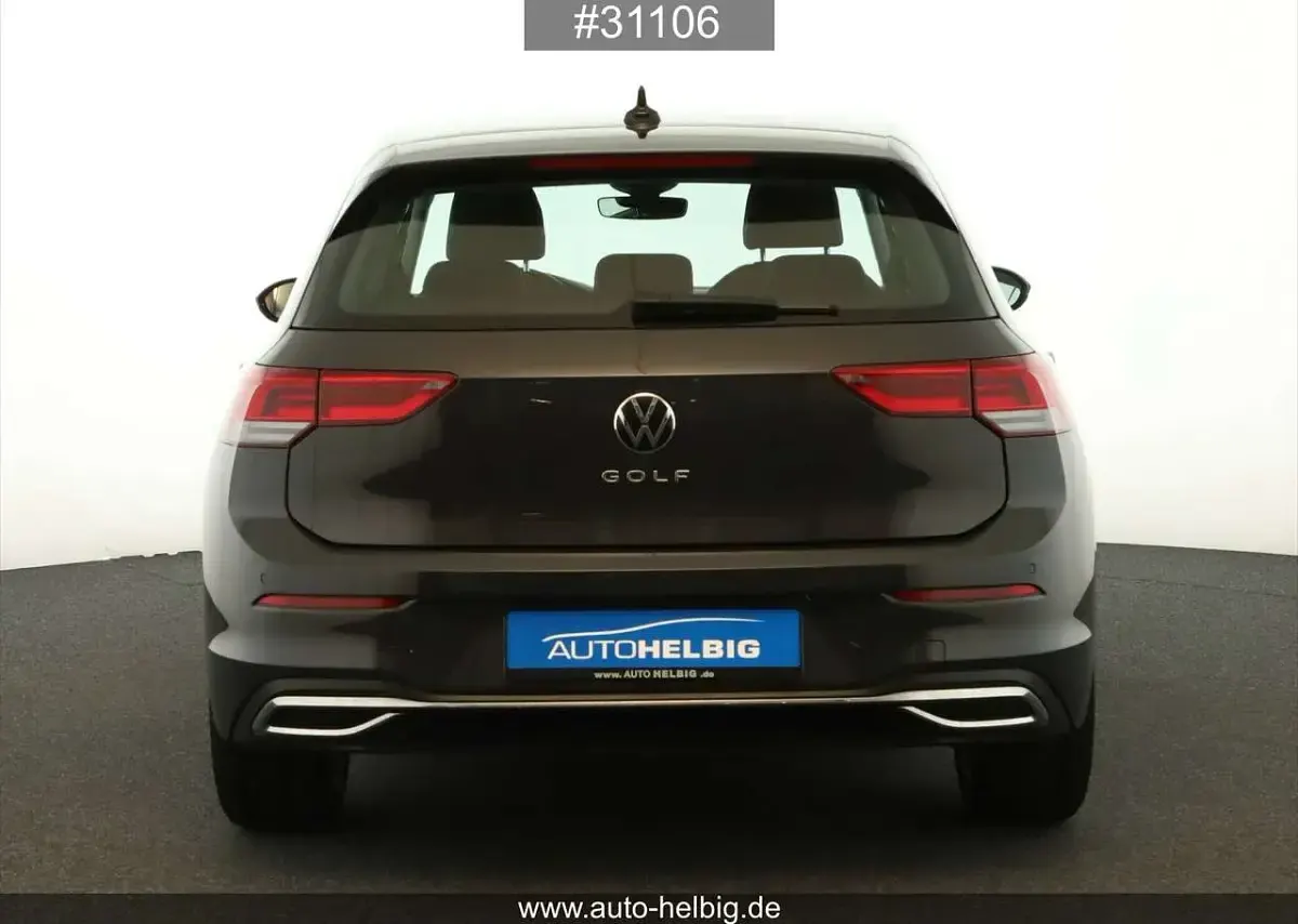 Usata VW Golf VIII Style 131 CV (96 kW) 2024 Grigio Berlina