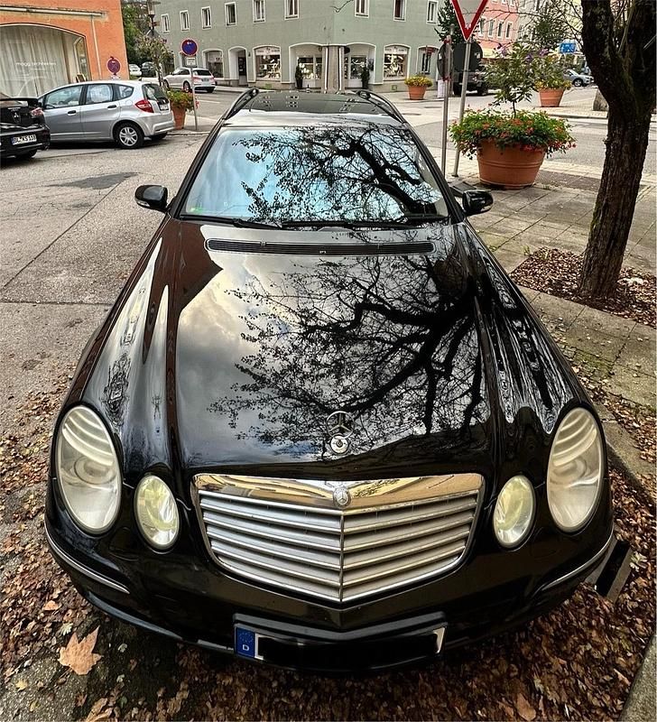 Schwarz Gebraucht 2009 Mercedes E320 Sportline Kombi | 5.850 € (Fairer Preis) - Bild 1/4