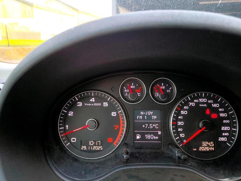 Silber Gebraucht 2009 Audi A3 Ambiente Kombi | 4.849 € (Fairer Preis) - Bild 1/4