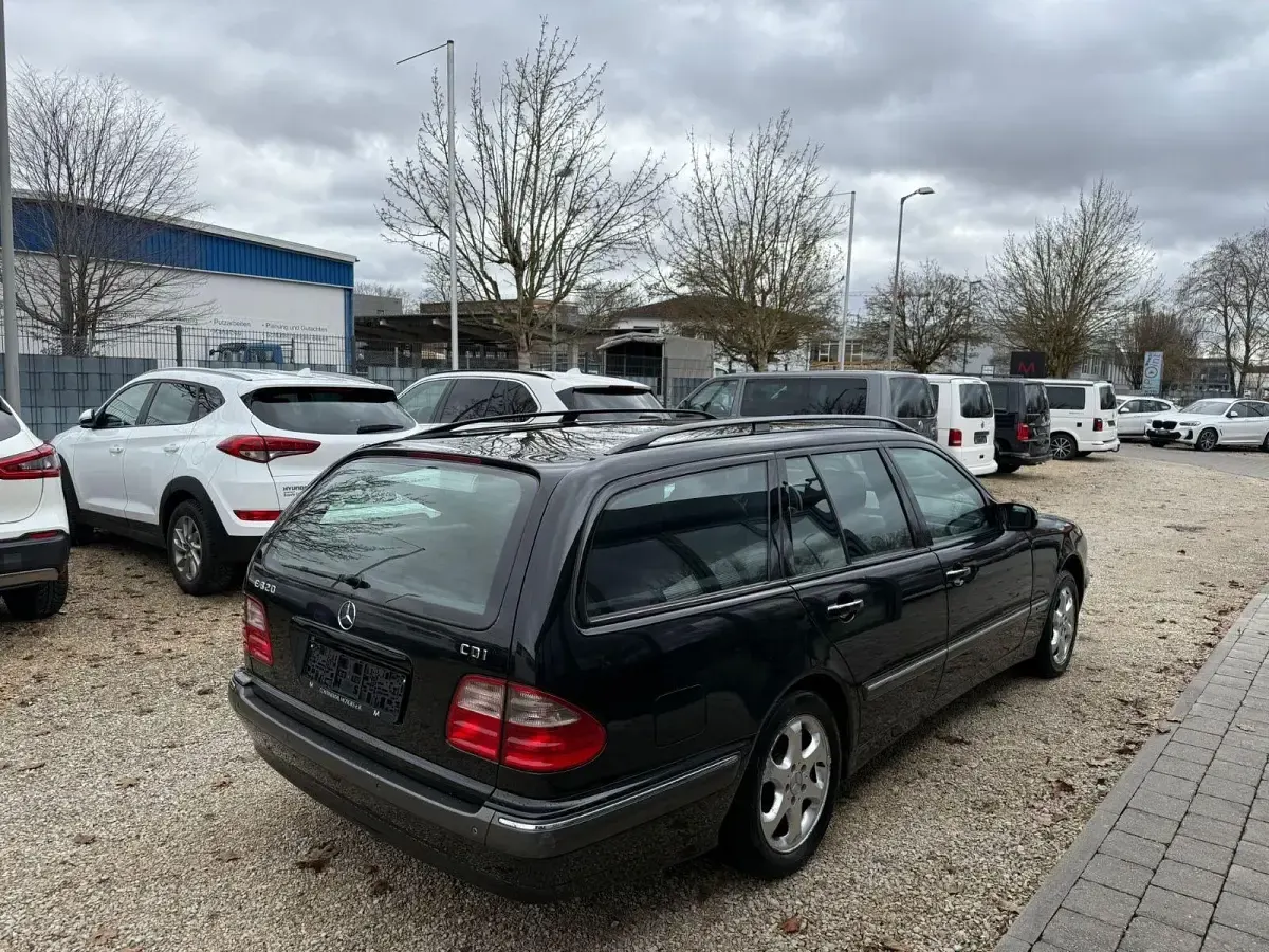 Gebraucht Mercedes E320 197 PS (144 kW) 2002 Schwarz Kombi