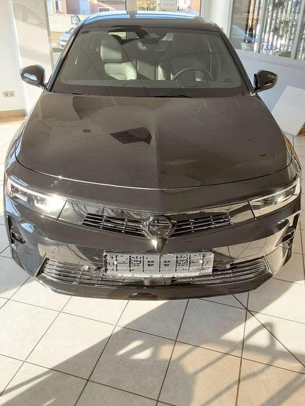 Gebraucht Opel Astra Ultimate 131 PS (96 kW) 2024 Karbon schwarz Limousine