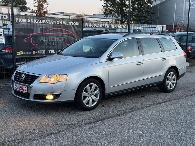 Silber Gebraucht 2009 VW Passat Comfortline Kombi | 2.950 € (Superpreis) - Bild 1/4