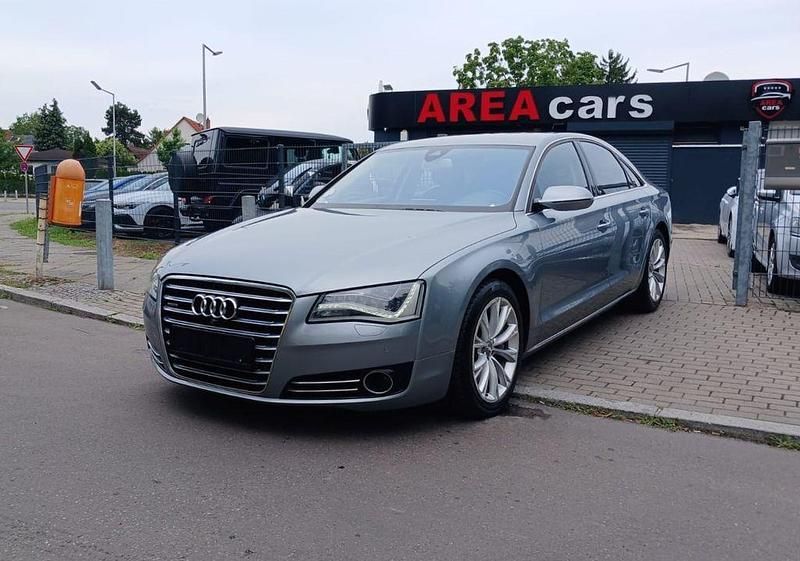 Grau Gebraucht 2012 Audi A8 Ambiente Limousine | 21.880 € (Fairer Preis) - Bild 1/4