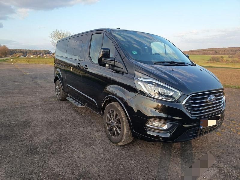 Gebraucht Ford Tourneo 185 PS (136 kW) 2020 Schwarz Van / Kleinbus