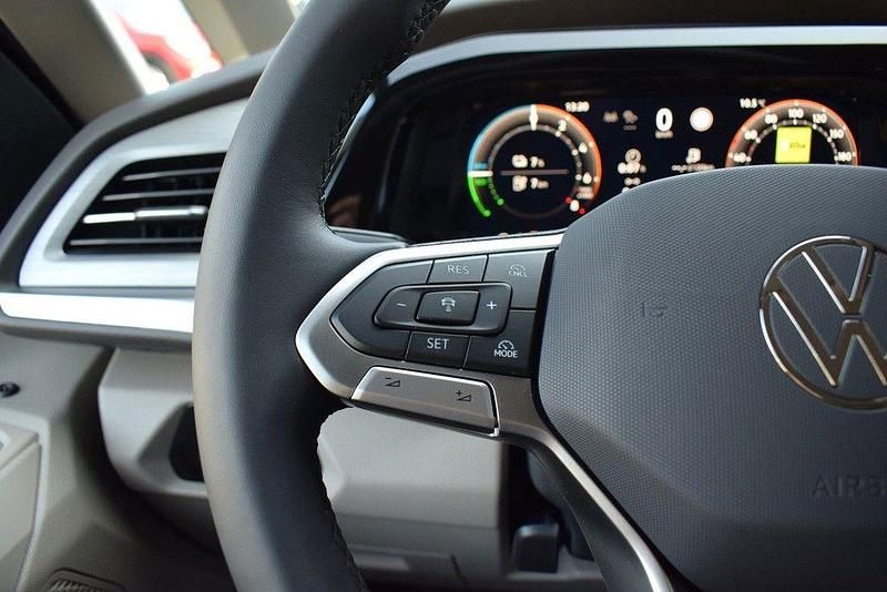 Gebraucht VW Multivan Goal 177 PS (130 kW) 2026 Grau Van