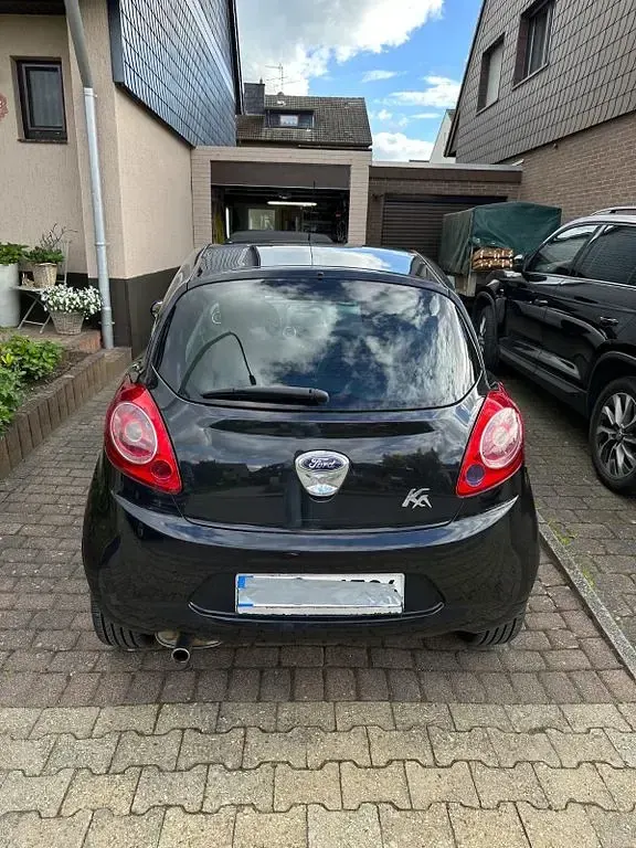 Gebraucht Ford Ka Titanium 69 PS (50 kW) 2015 Schwarz Kleinwagen