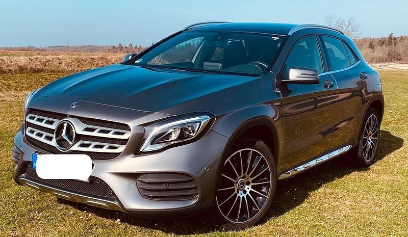 Usata Mercedes GLA200 Edition 156 CV (114 kW) 2017 Grigio SUV
